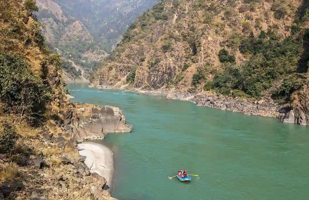 A rafting boat in the river Ganga