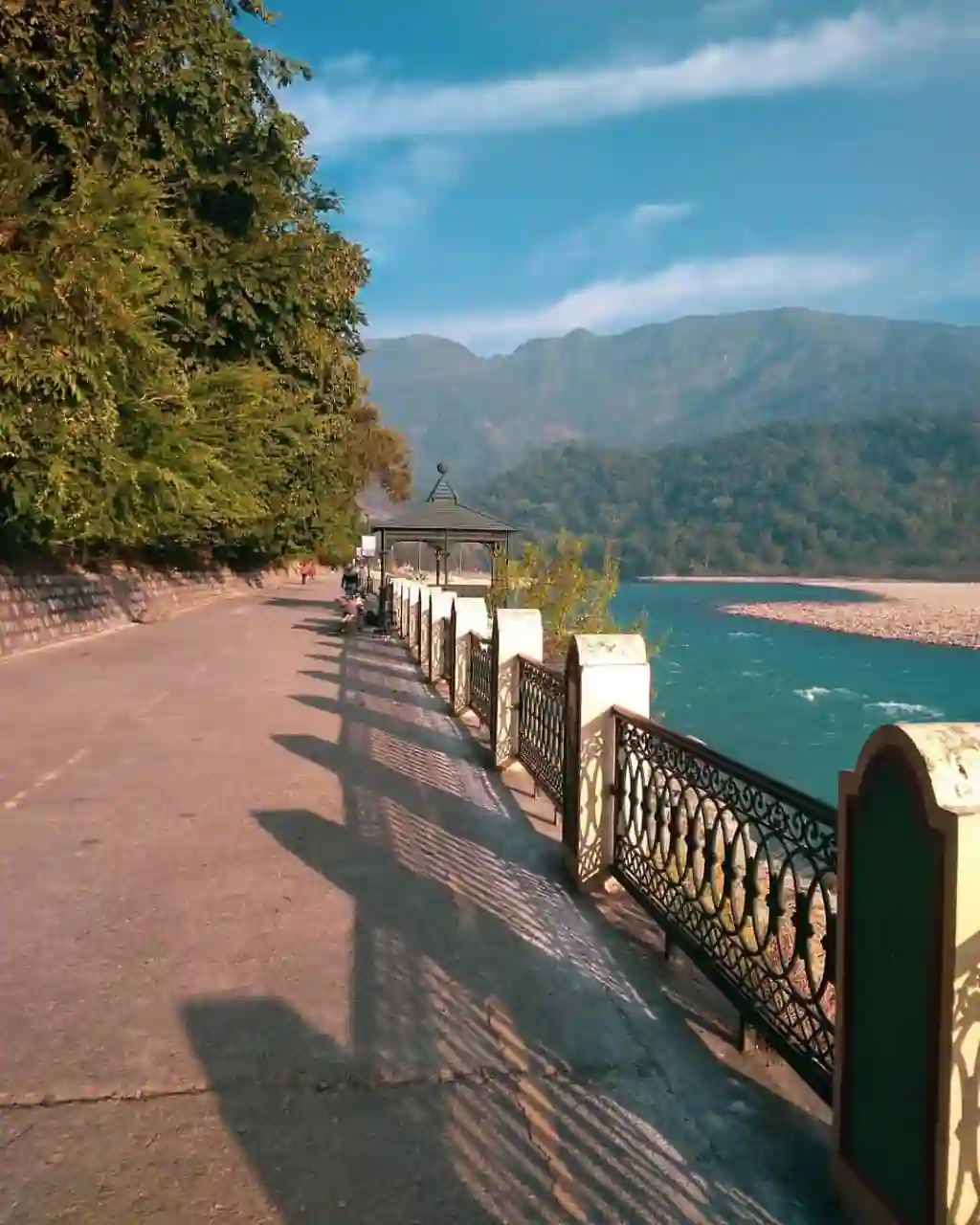 A riverside road in Marine drive