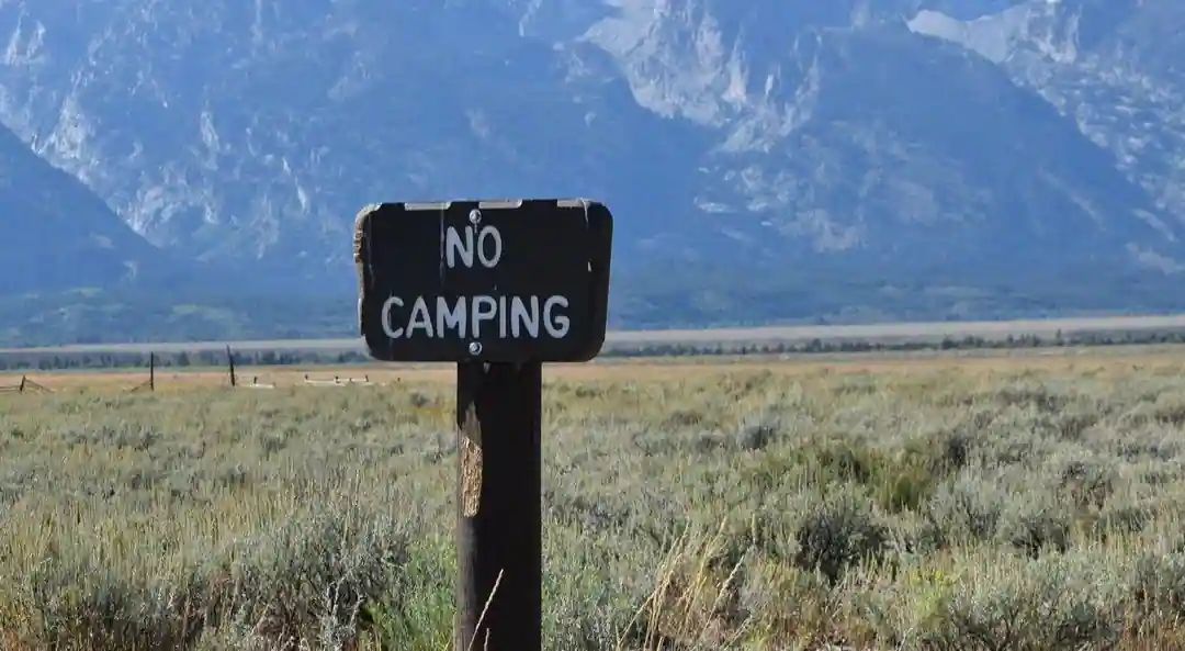 No camping sign board