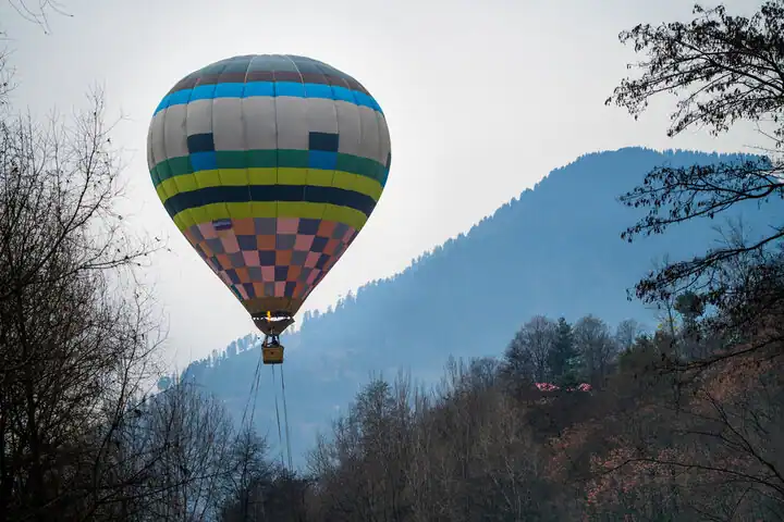 Hot air balloon in the Uttarakhand