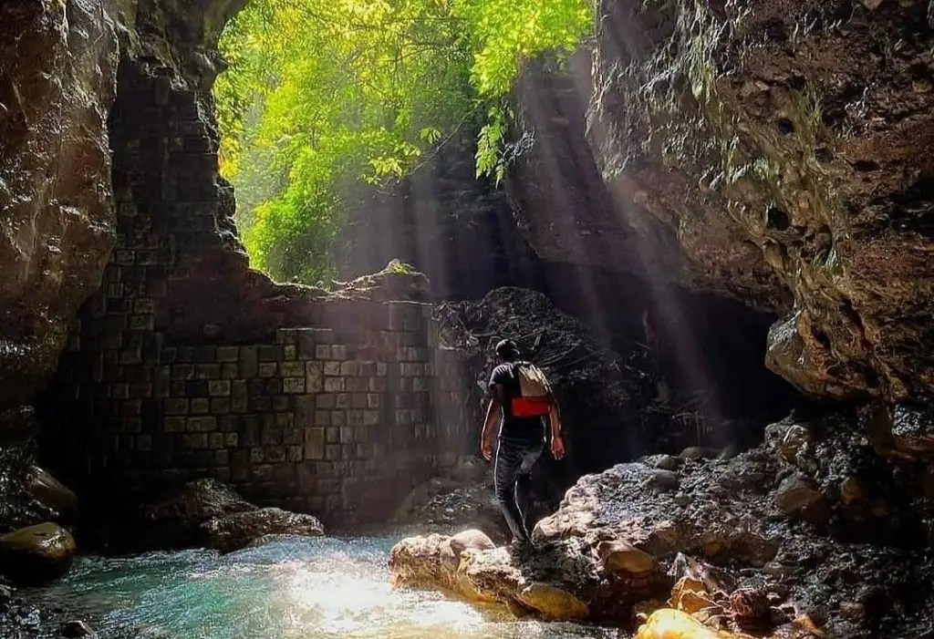 Cave of Robber's Cave